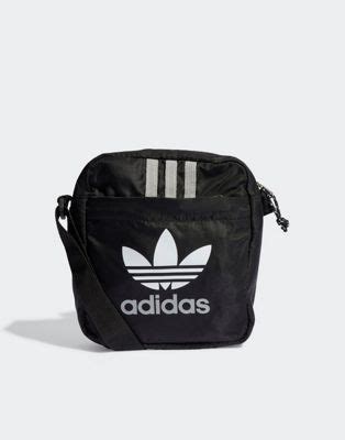 adidas schultertasche schwarz|adidas Originals – adicolor – Schultertasche in .